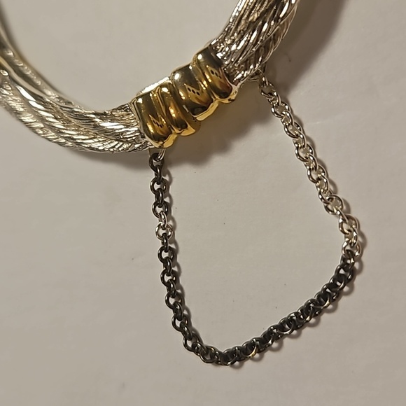 Silvertone Rope & Goldtone Bangle 2 3/8"Dia Bracelet w/ Safety Chain - Picture 6 of 8